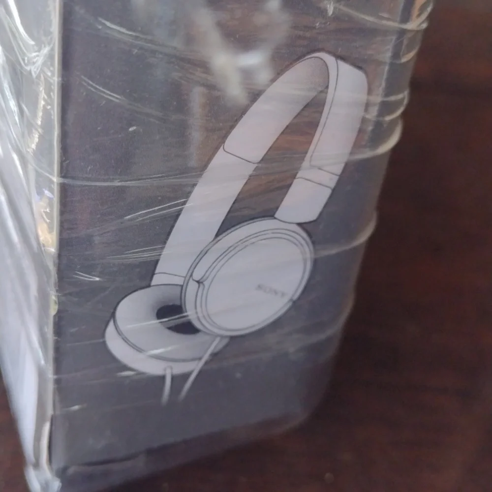 Sony MDR White Over-Ear Headphones NWT